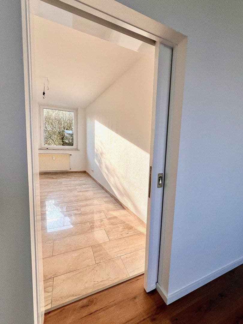 Pronájem domu 230 m², pozemek 600 m², Haller Weg 65a, Bielefeld, Severní Porýní-Vestfálsko Pronájem domu 230 m², pozemek 600 m², Haller Weg 65a, Bielefeld, Severní Porýní-Vestfálsko