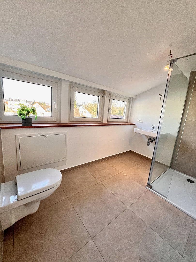 Pronájem domu 230 m², pozemek 600 m², Haller Weg 65a, Bielefeld, Severní Porýní-Vestfálsko Pronájem domu 230 m², pozemek 600 m², Haller Weg 65a, Bielefeld, Severní Porýní-Vestfálsko