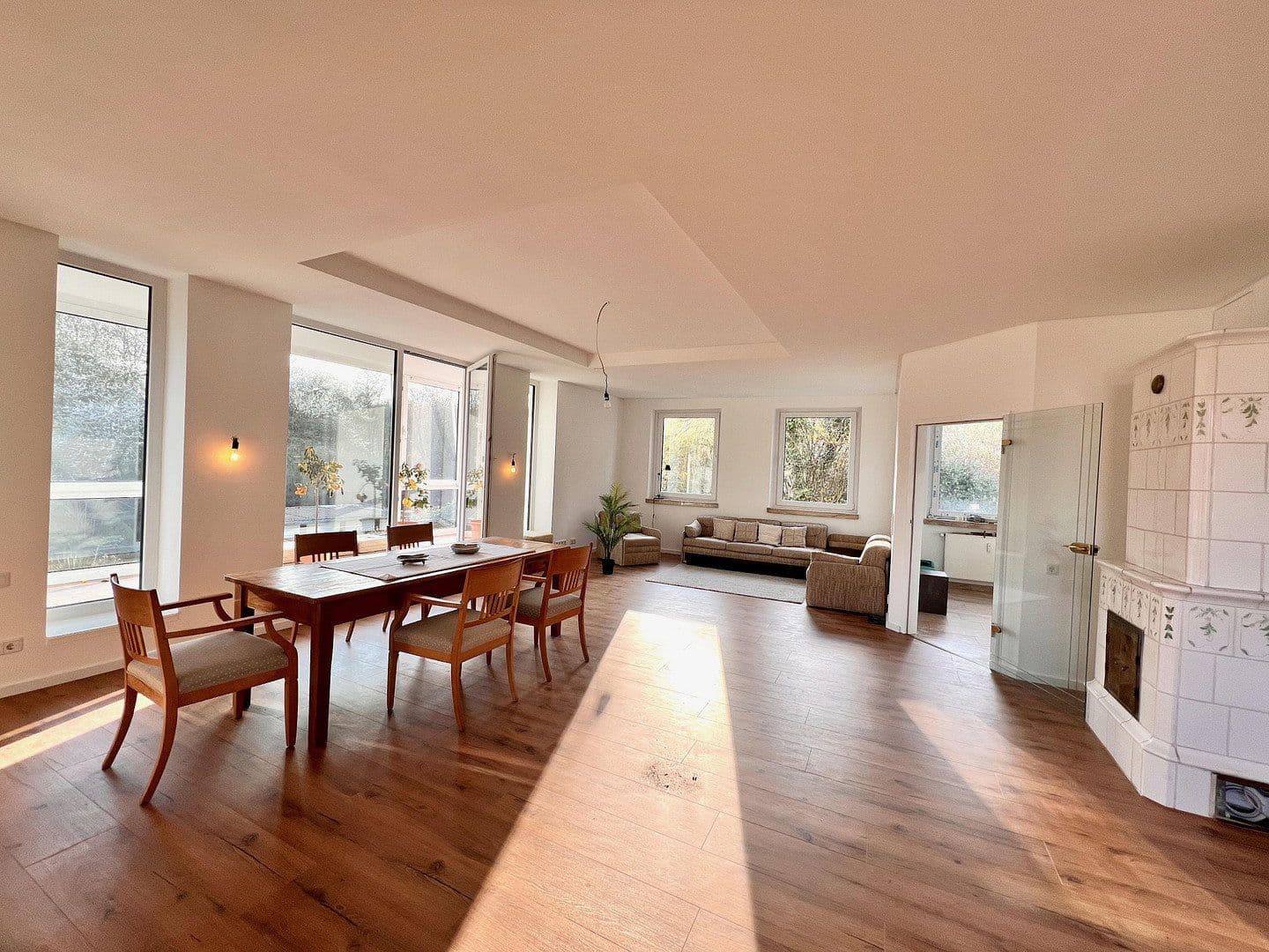 Pronájem domu 230 m², pozemek 600 m², Haller Weg 65a, Bielefeld, Severní Porýní-Vestfálsko Pronájem domu 230 m², pozemek 600 m², Haller Weg 65a, Bielefeld, Severní Porýní-Vestfálsko