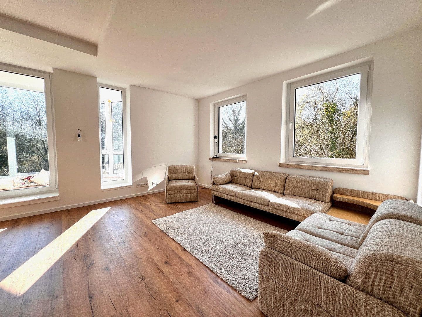 Pronájem domu 230 m², pozemek 600 m², Haller Weg 65a, Bielefeld, Severní Porýní-Vestfálsko Pronájem domu 230 m², pozemek 600 m², Haller Weg 65a, Bielefeld, Severní Porýní-Vestfálsko