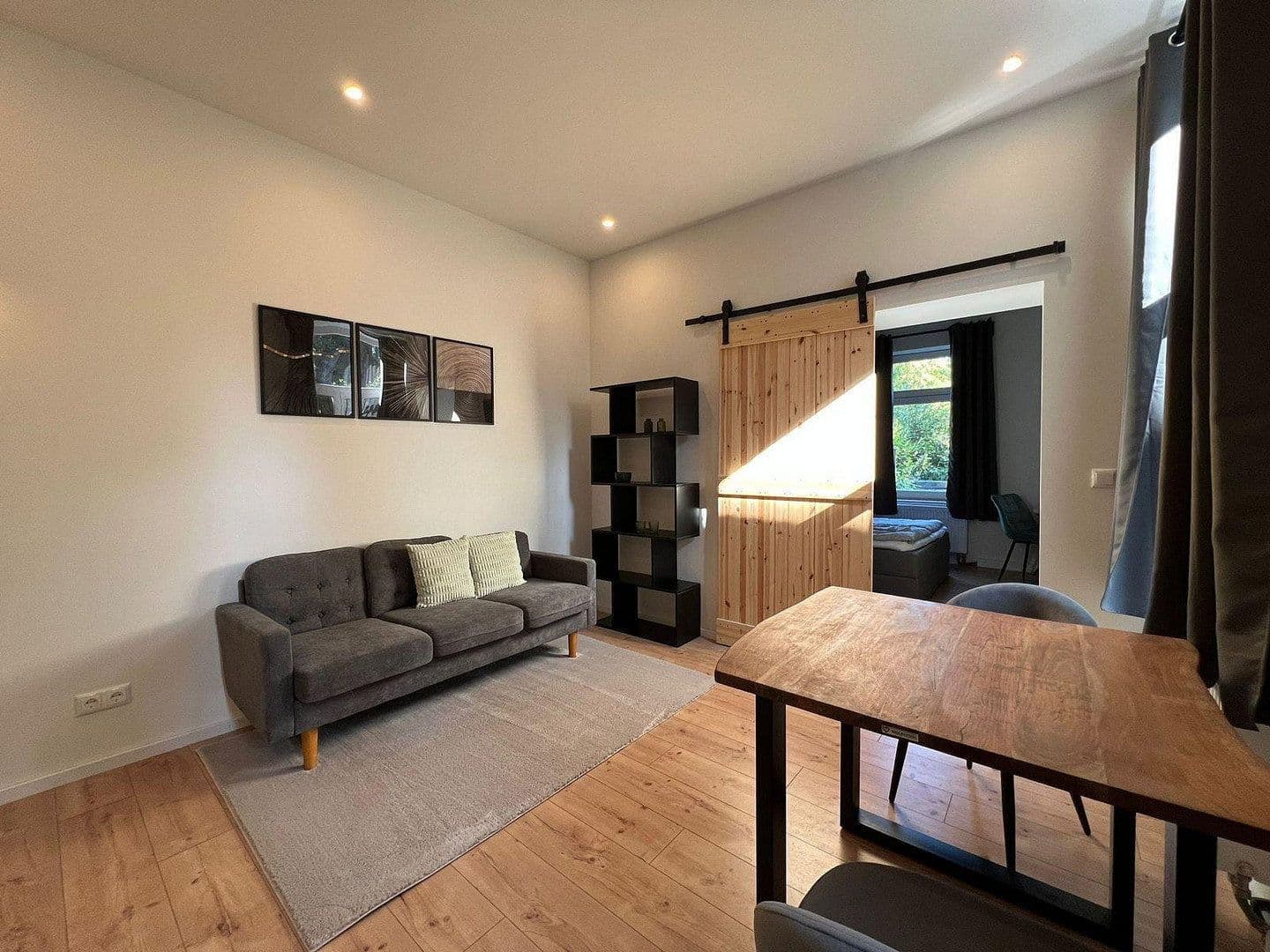 Pronájem bytu 2+1 32 m², Adalbertsteinweg 205, Cáchy, Severní Porýní-Vestfálsko Pronájem bytu 2+1 32 m², Adalbertsteinweg 205, Cáchy, Severní Porýní-Vestfálsko