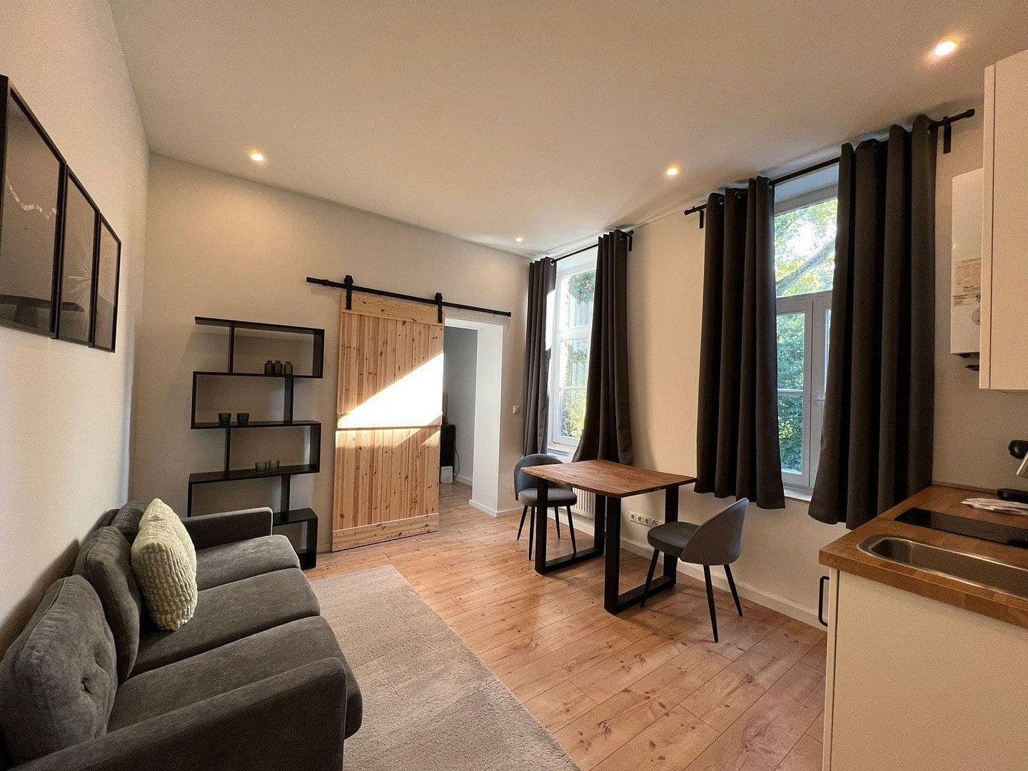 Pronájem bytu 2+1 32 m², Adalbertsteinweg 205, Cáchy, Severní Porýní-Vestfálsko Pronájem bytu 2+1 32 m², Adalbertsteinweg 205, Cáchy, Severní Porýní-Vestfálsko