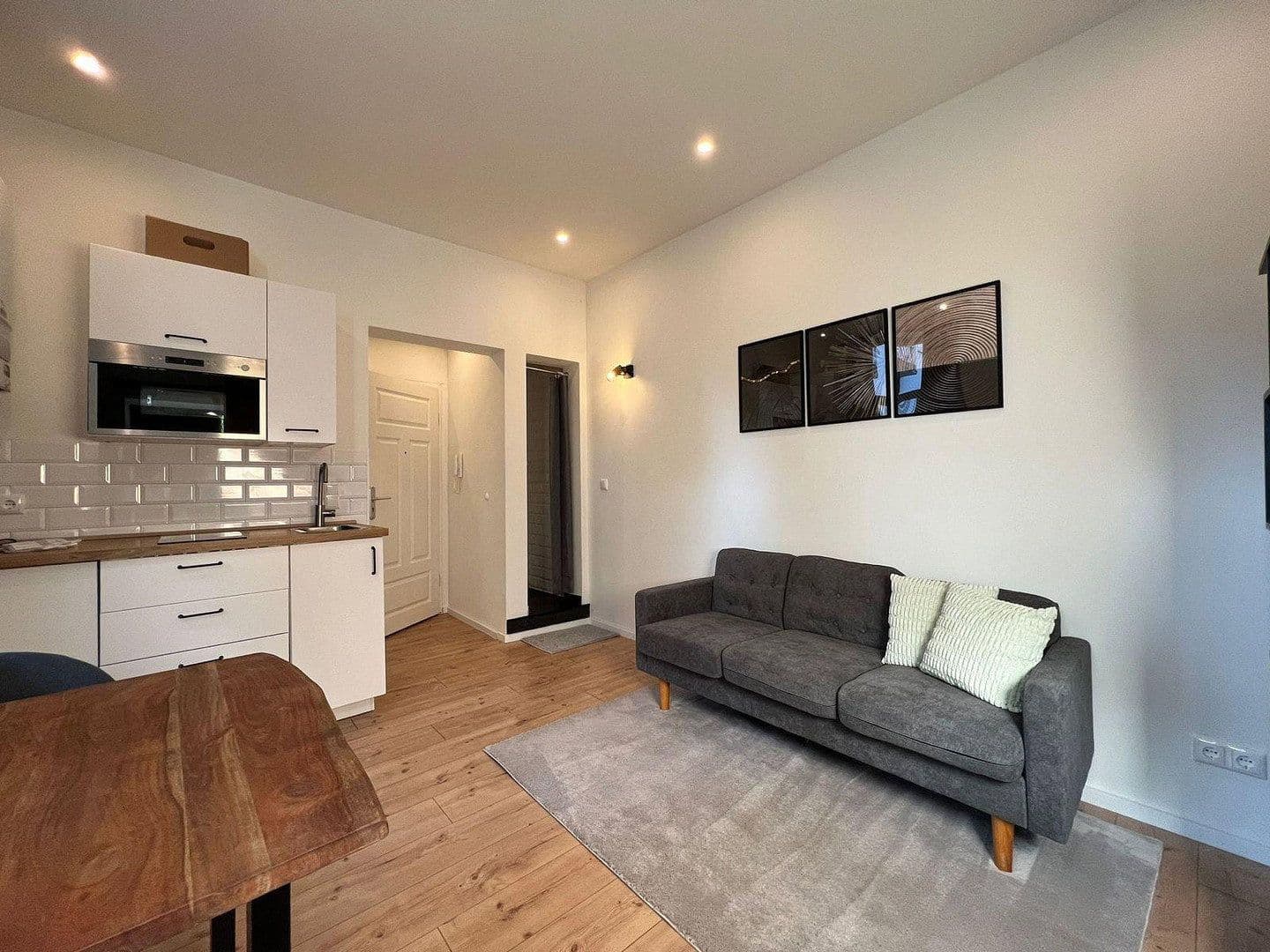 Pronájem bytu 2+1 32 m², Adalbertsteinweg 205, Cáchy, Severní Porýní-Vestfálsko Pronájem bytu 2+1 32 m², Adalbertsteinweg 205, Cáchy, Severní Porýní-Vestfálsko