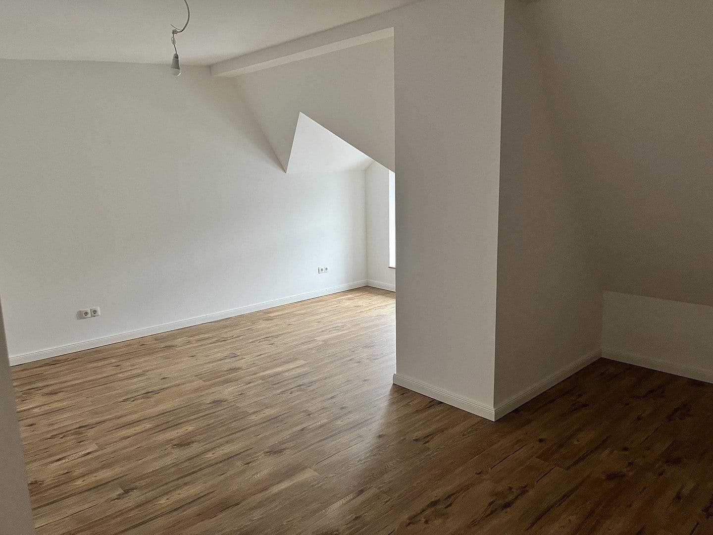 Pronájem bytu 3+1 102 m², Dietzgenstraße 93, Berlin, Berlín Pronájem bytu 3+1 102 m², Dietzgenstraße 93, Berlin, Berlín