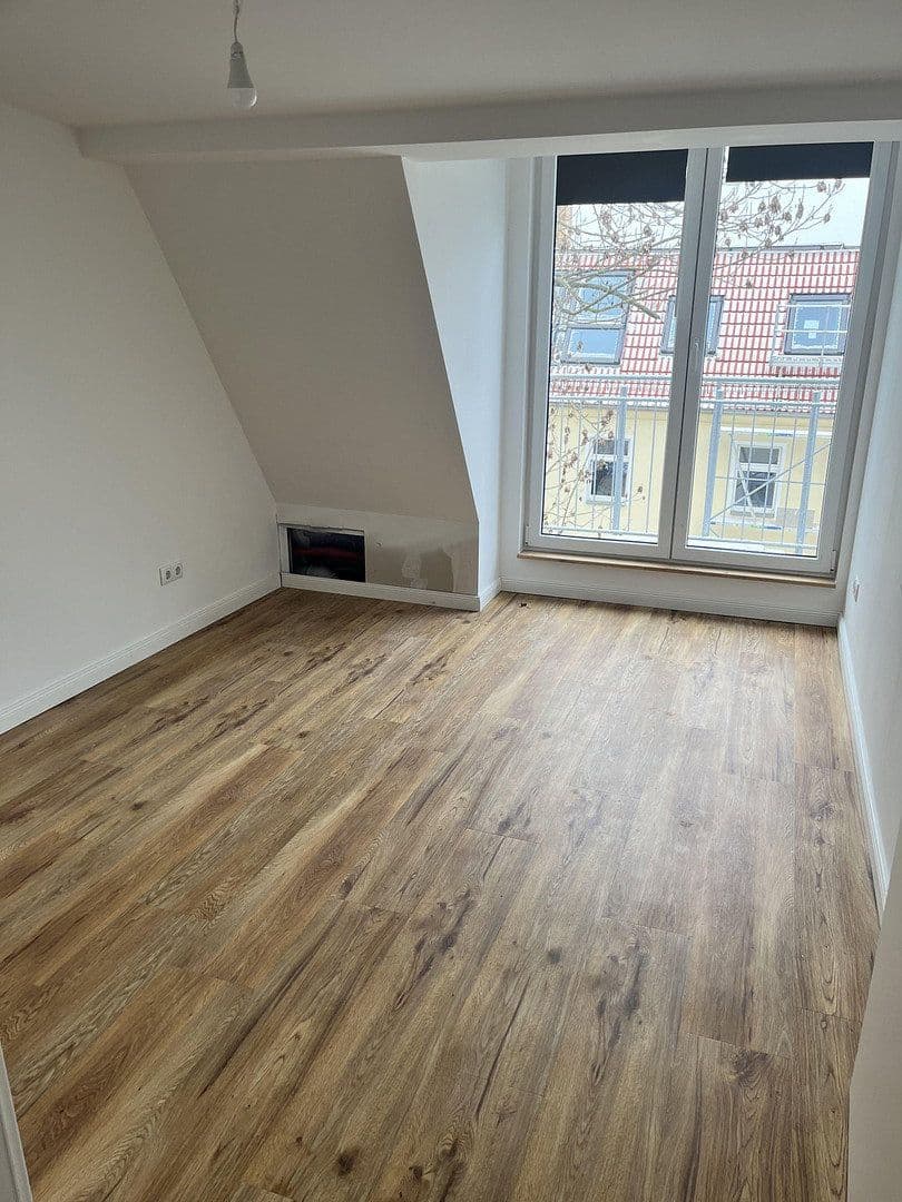 Pronájem bytu 3+1 102 m², Dietzgenstraße 93, Berlin, Berlín Pronájem bytu 3+1 102 m², Dietzgenstraße 93, Berlin, Berlín