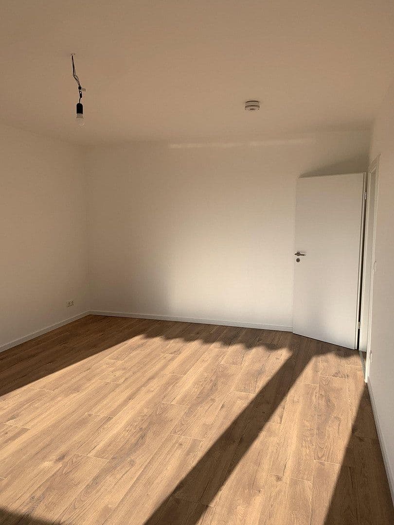 Pronájem bytu 2+1 56 m², Heddingheimerstr. 9, Hattersheim am Main, Hessen Pronájem bytu 2+1 56 m², Heddingheimerstr. 9, Hattersheim am Main, Hessen