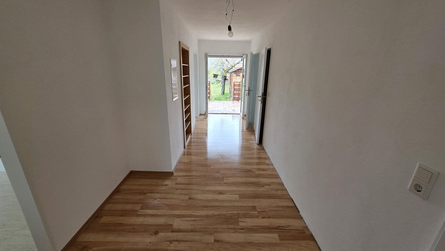 Pronájem bytu 3+1 81 m², Schifferstadt, Porýní-Falc Pronájem bytu 3+1 81 m², Schifferstadt, Porýní-Falc