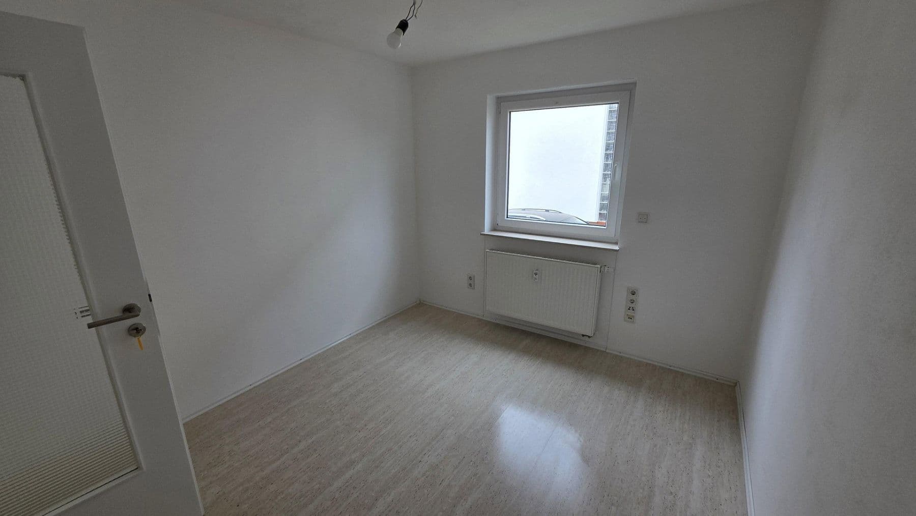 Pronájem bytu 3+1 81 m², Schifferstadt, Porýní-Falc Pronájem bytu 3+1 81 m², Schifferstadt, Porýní-Falc