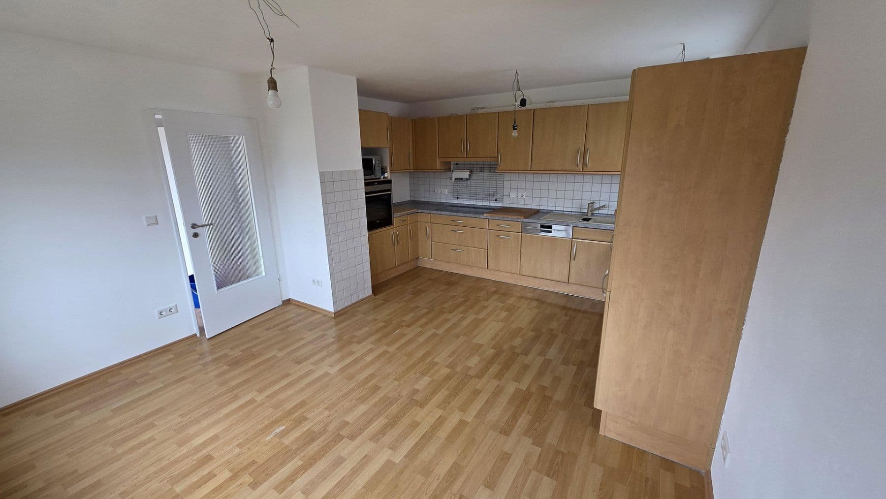 Pronájem bytu 3+1 81 m², Schifferstadt, Porýní-Falc Pronájem bytu 3+1 81 m², Schifferstadt, Porýní-Falc