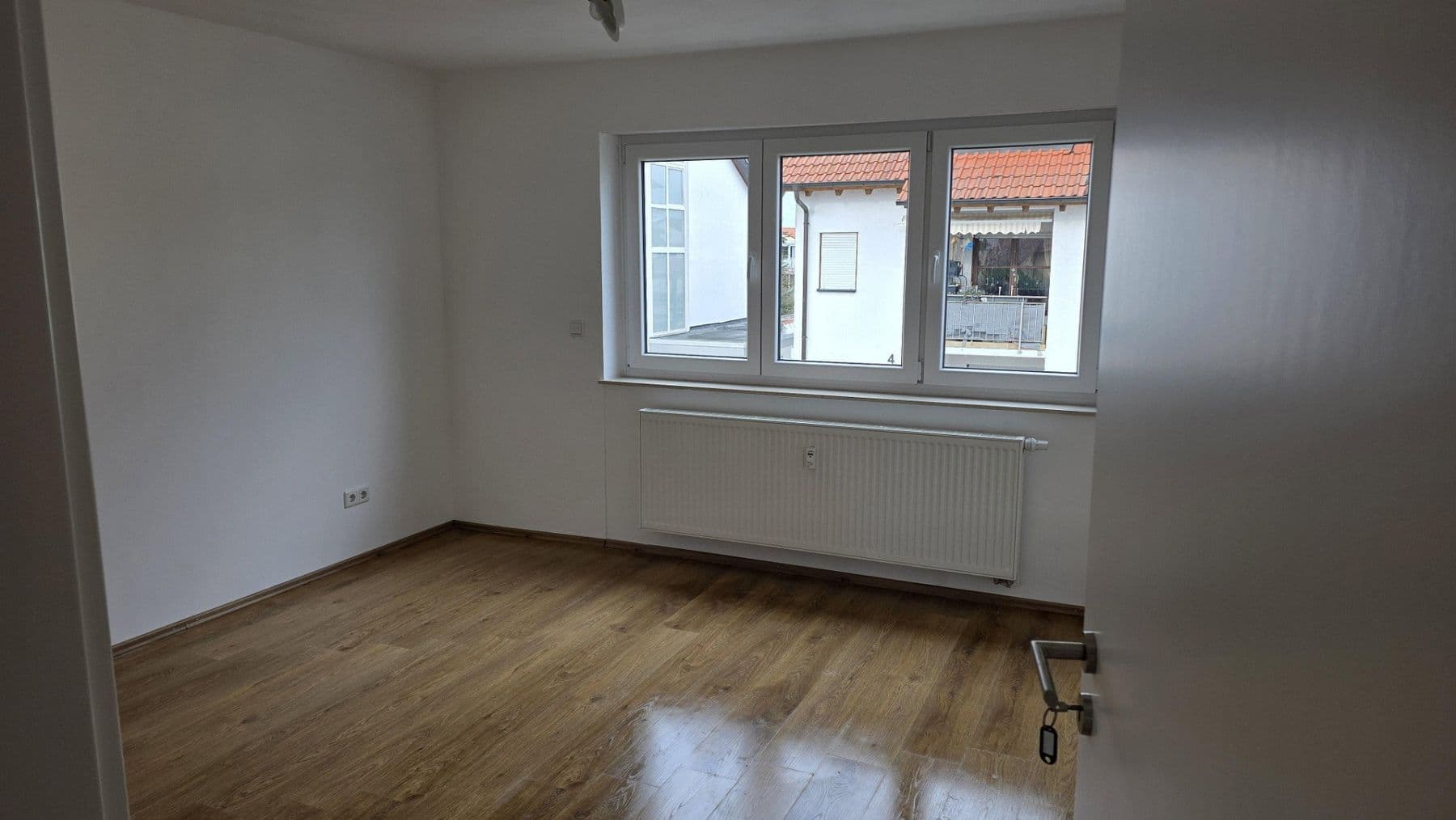 Pronájem bytu 3+1 81 m², Schifferstadt, Porýní-Falc Pronájem bytu 3+1 81 m², Schifferstadt, Porýní-Falc