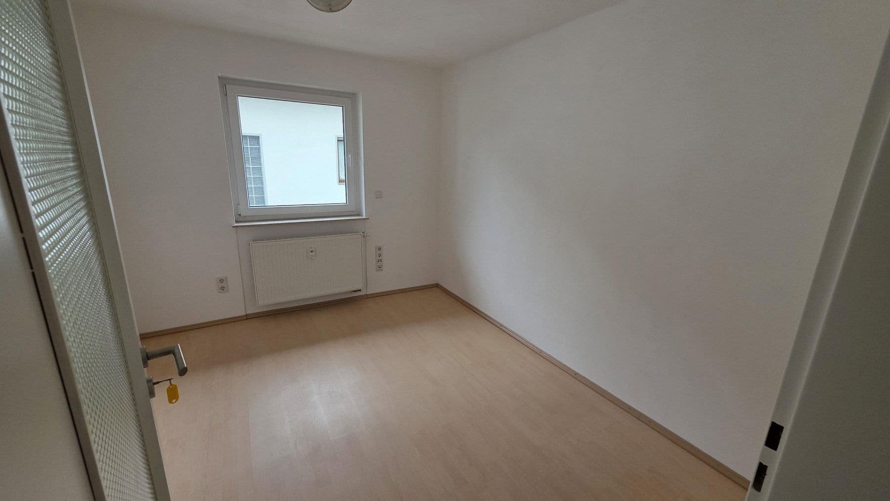 Pronájem bytu 3+1 81 m², Schifferstadt, Porýní-Falc Pronájem bytu 3+1 81 m², Schifferstadt, Porýní-Falc