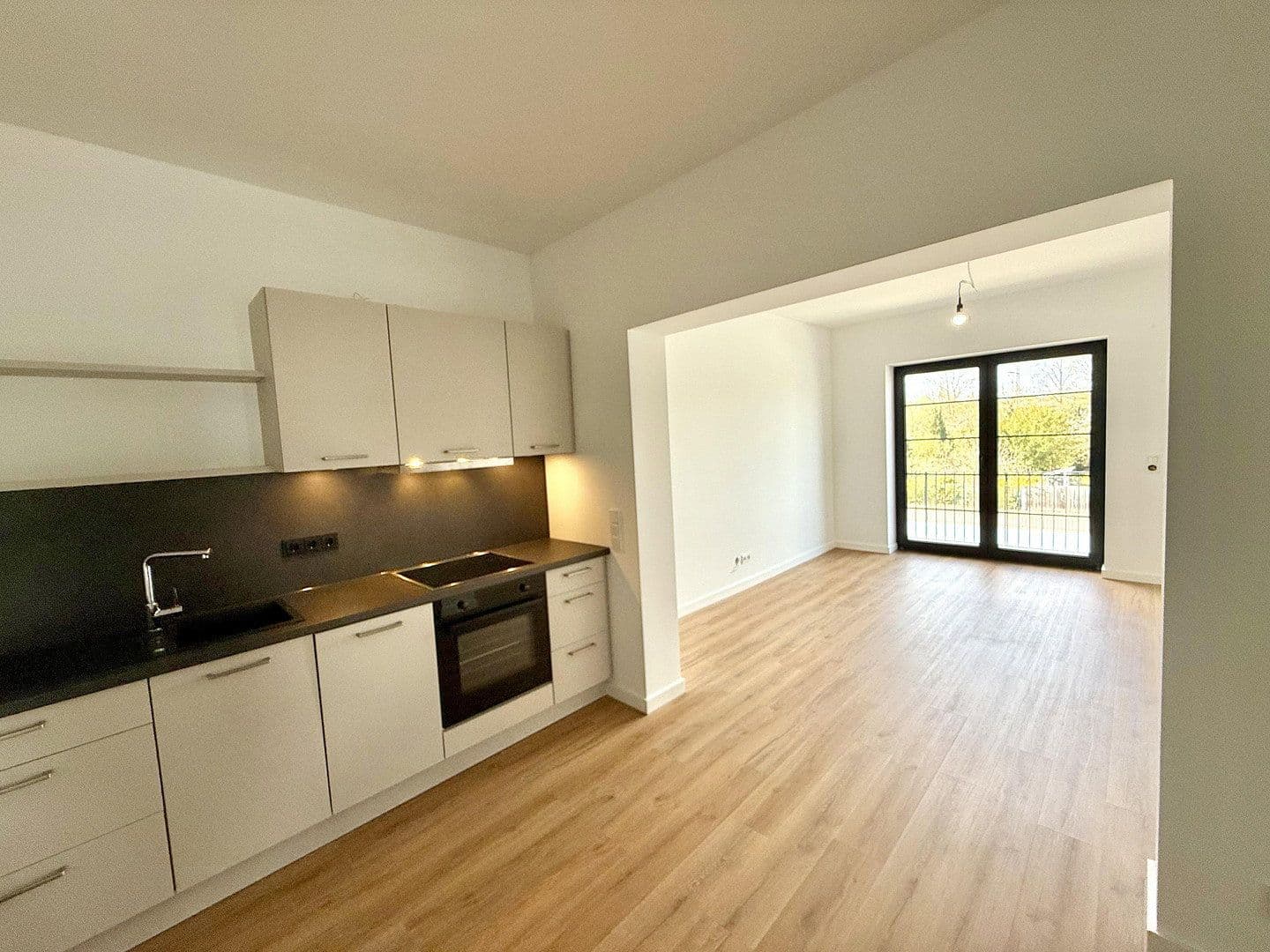 Pronájem bytu 2+kk 56 m², Zeißstr. 44, Hannover, Dolní Sasko Pronájem bytu 2+kk 56 m², Zeißstr. 44, Hannover, Dolní Sasko