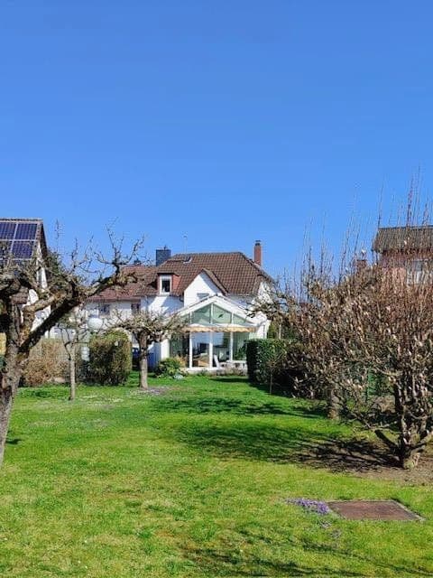 Prodej domu 130 m², pozemek 673 m², Schwalbach am Taunus, Hessen Prodej domu 130 m², pozemek 673 m², Schwalbach am Taunus, Hessen