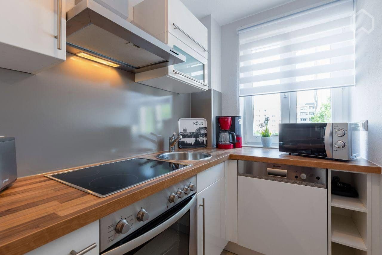 Pronájem bytu 2+1 56 m², Feldbergstraße 8, Köln, Severní Porýní-Vestfálsko Pronájem bytu 2+1 56 m², Feldbergstraße 8, Köln, Severní Porýní-Vestfálsko