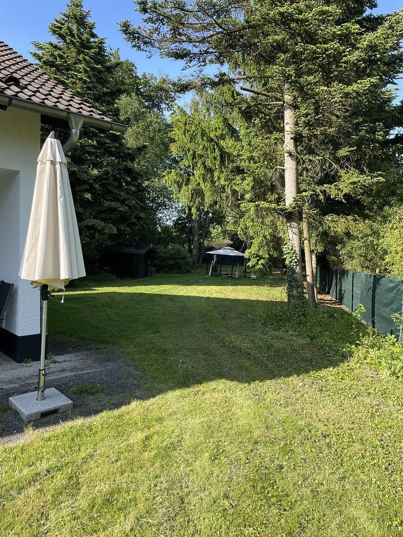 Prodej domu 240 m², pozemek 2.100 m², Bergisch Gladbach, Severní Porýní-Vestfálsko Prodej domu 240 m², pozemek 2.100 m², Bergisch Gladbach, Severní Porýní-Vestfálsko