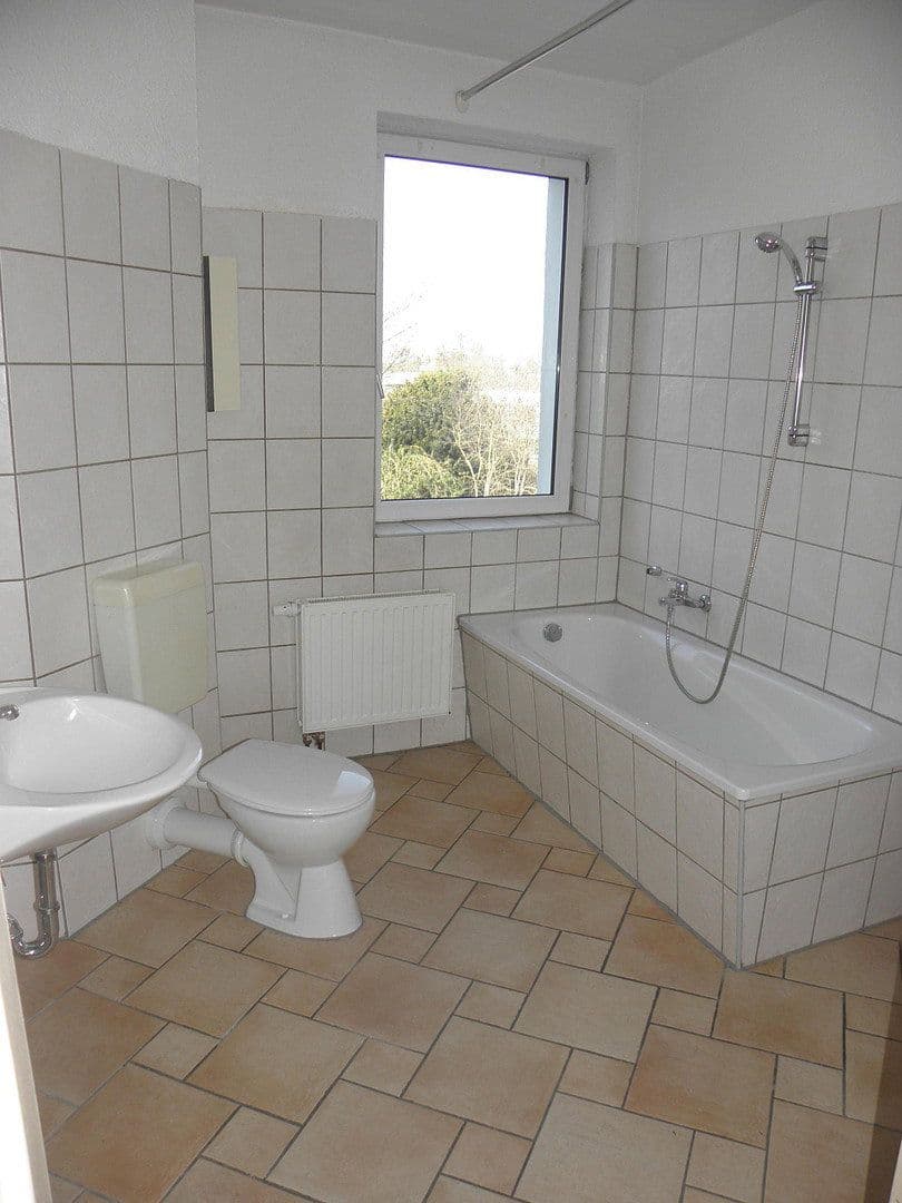 Pronájem bytu 2+1 60 m², Wernigeröder Straße 44, Magdeburg, Sasko-Anhaltsko Pronájem bytu 2+1 60 m², Wernigeröder Straße 44, Magdeburg, Sasko-Anhaltsko