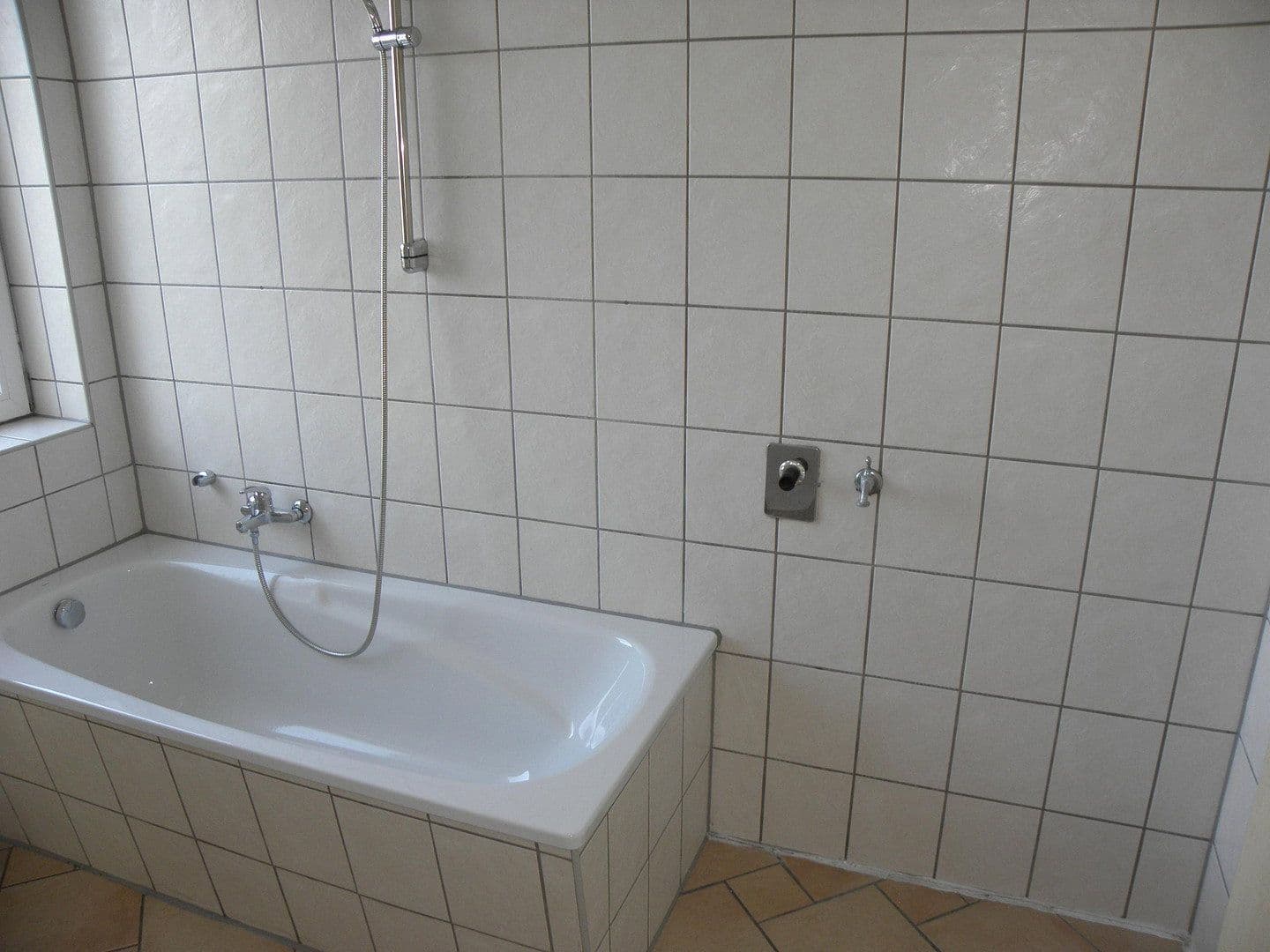 Pronájem bytu 2+1 60 m², Wernigeröder Straße 44, Magdeburg, Sasko-Anhaltsko Pronájem bytu 2+1 60 m², Wernigeröder Straße 44, Magdeburg, Sasko-Anhaltsko