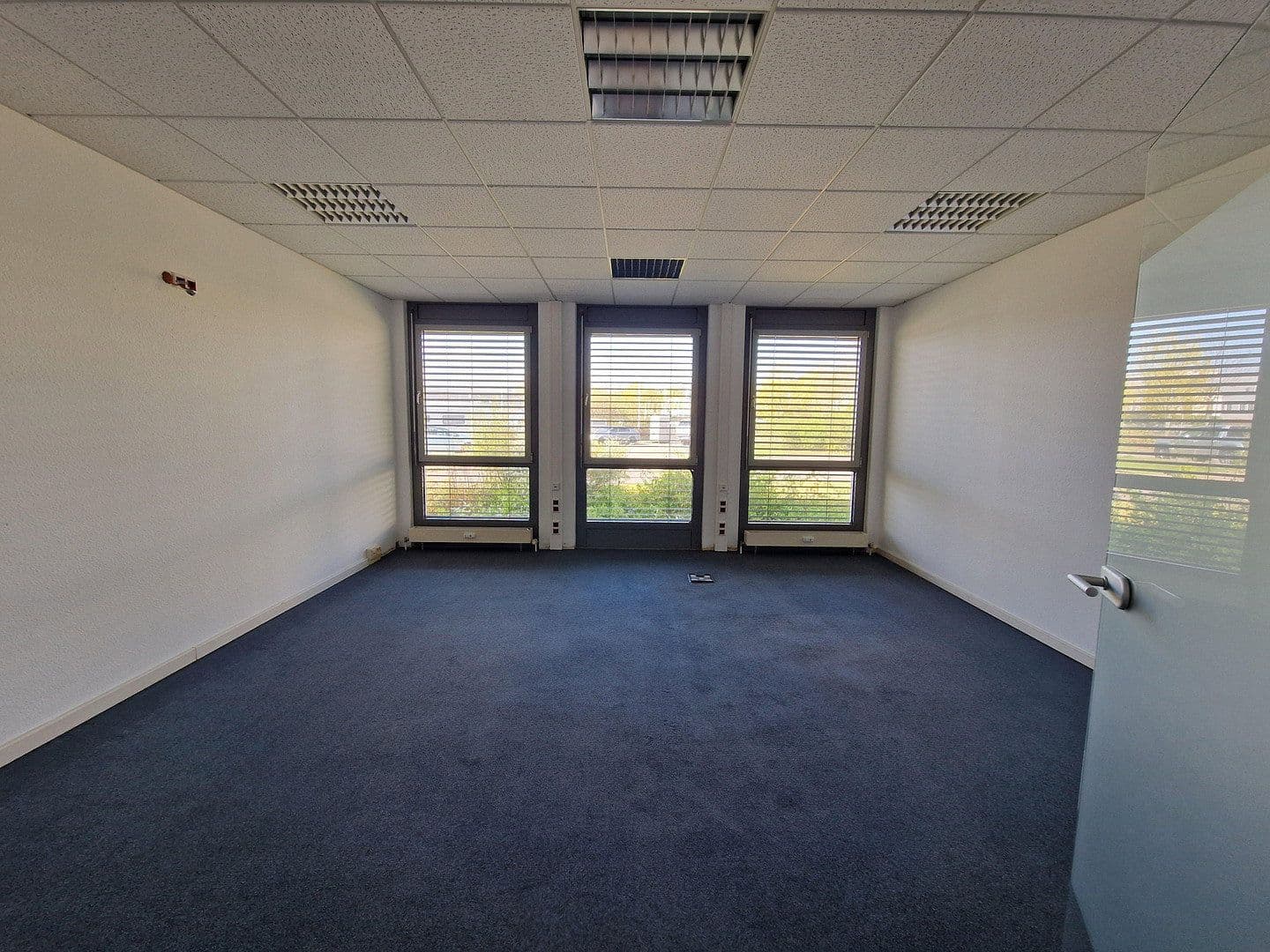 Pronájem kanceláře 355 m², Angermunder Straße 126, Düsseldorf - Angermund, Severní Porýní-Vestfálsko Pronájem kanceláře 355 m², Angermunder Straße 126, Düsseldorf - Angermund, Severní Porýní-Vestfálsko