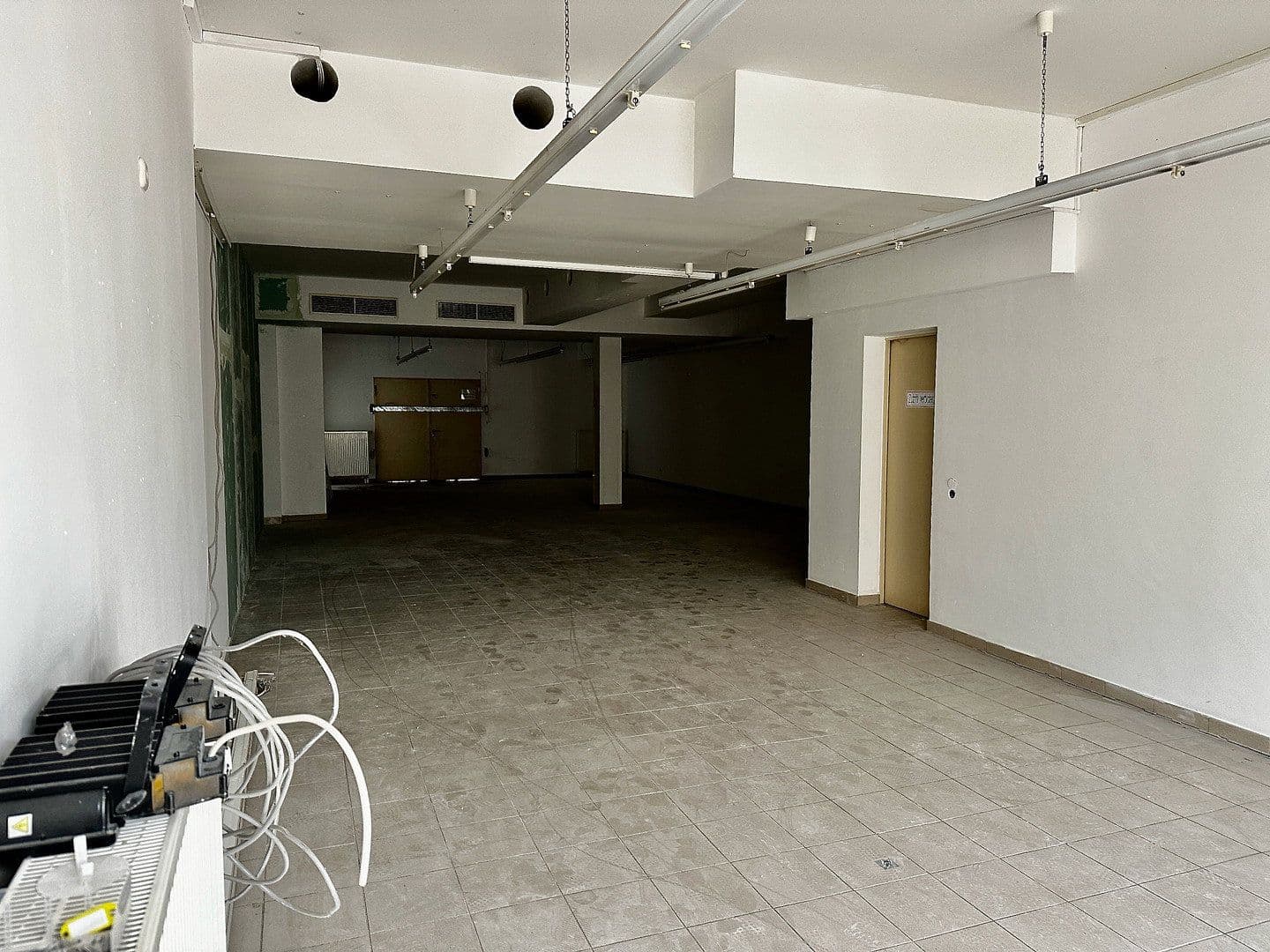 Pronájem nebytového prostoru 135 m², Burgstr. 44, Leverkusen, Severní Porýní-Vestfálsko Pronájem nebytového prostoru 135 m², Burgstr. 44, Leverkusen, Severní Porýní-Vestfálsko
