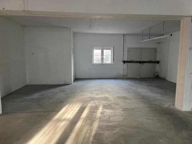 Pronájem nebytového prostoru 220 m², Burgstr.44, Leverkusen, Severní Porýní-Vestfálsko Pronájem nebytového prostoru 220 m², Burgstr.44, Leverkusen, Severní Porýní-Vestfálsko