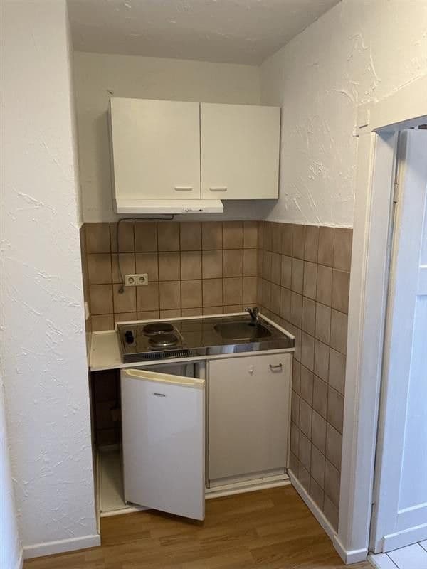 Pronájem bytu 1+1 40 m², Sinzigerstrasse 11, Bad Neuenahr-Ahrweiler, Porýní-Falc Pronájem bytu 1+1 40 m², Sinzigerstrasse 11, Bad Neuenahr-Ahrweiler, Porýní-Falc