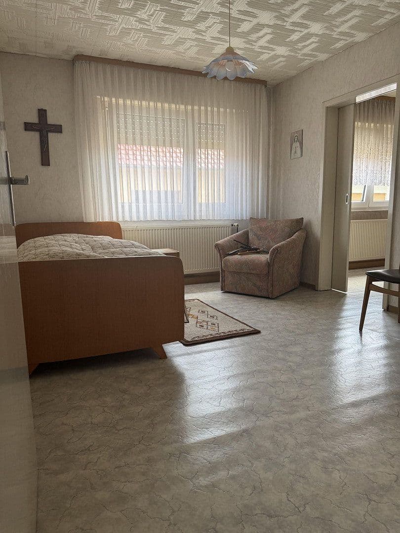 Prodej domu 149 m², pozemek 381 m², Engelstraße 6, Philippsburg, Bádensko-Württembersko Prodej domu 149 m², pozemek 381 m², Engelstraße 6, Philippsburg, Bádensko-Württembersko