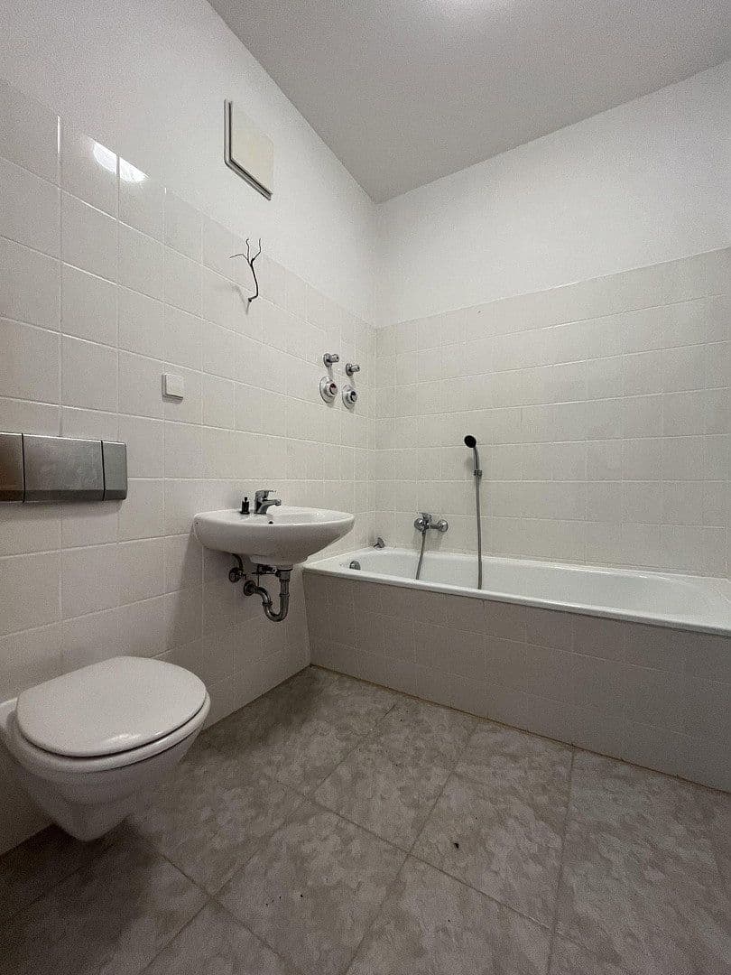 Pronájem bytu 5+1 110 m², Voigtstraße 32, Chemnitz, Sasko Pronájem bytu 5+1 110 m², Voigtstraße 32, Chemnitz, Sasko