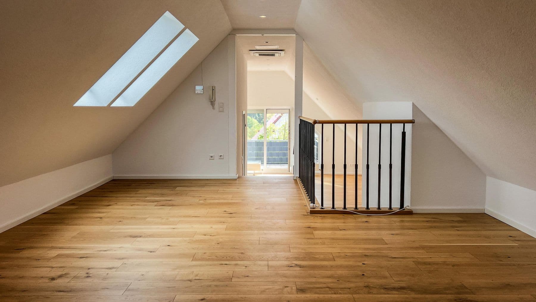 Prodej bytu 4+1 92 m², Pfälzerstraße 33, Neckarsulm, Bádensko-Württembersko Prodej bytu 4+1 92 m², Pfälzerstraße 33, Neckarsulm, Bádensko-Württembersko