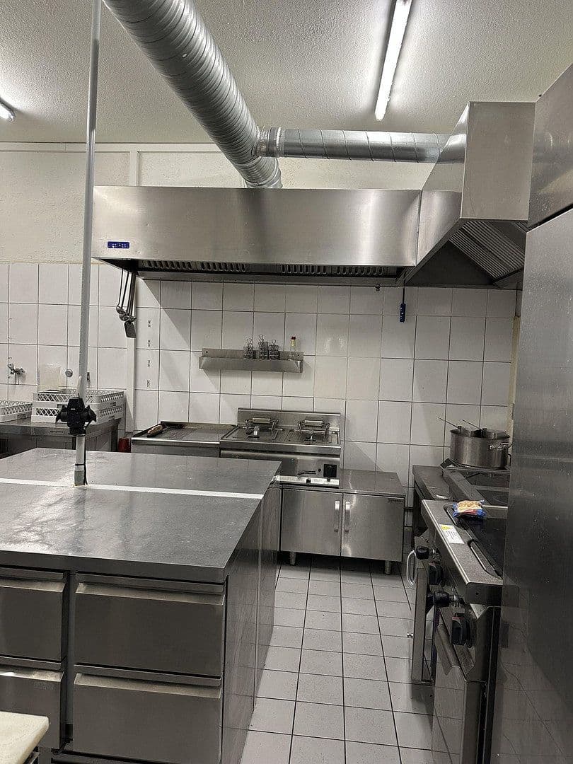 Pronájem nebytového prostoru 700 m², Herrenstrasse 3,, Lörrach, Bádensko-Württembersko Pronájem nebytového prostoru 700 m², Herrenstrasse 3,, Lörrach, Bádensko-Württembersko