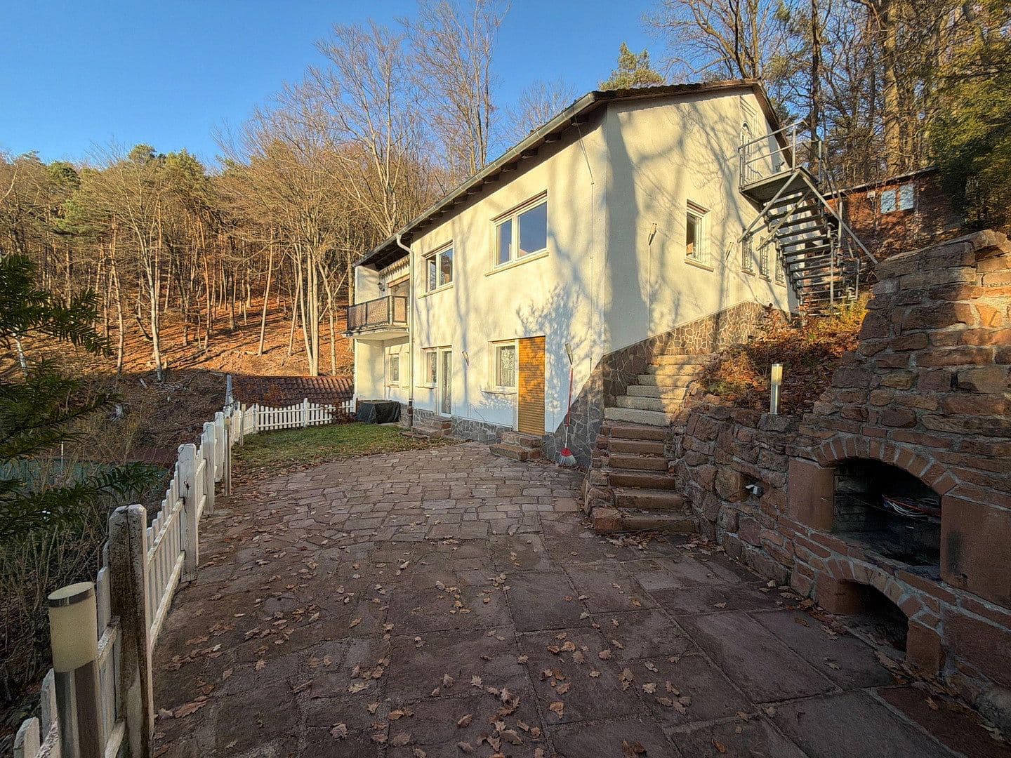 Prodej domu 220 m², pozemek 561 m², Marburg, Hessen Prodej domu 220 m², pozemek 561 m², Marburg, Hessen