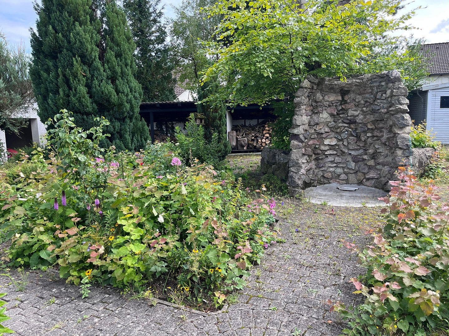 Prodej domu 591 m², pozemek 4.760 m², Möhrendorf, Bavorsko Prodej domu 591 m², pozemek 4.760 m², Möhrendorf, Bavorsko