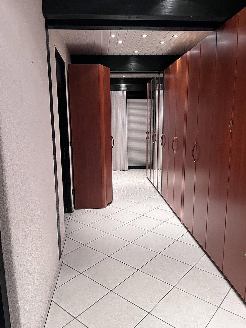 Prodej domu 591 m², pozemek 4.760 m², Möhrendorf, Bavorsko Prodej domu 591 m², pozemek 4.760 m², Möhrendorf, Bavorsko