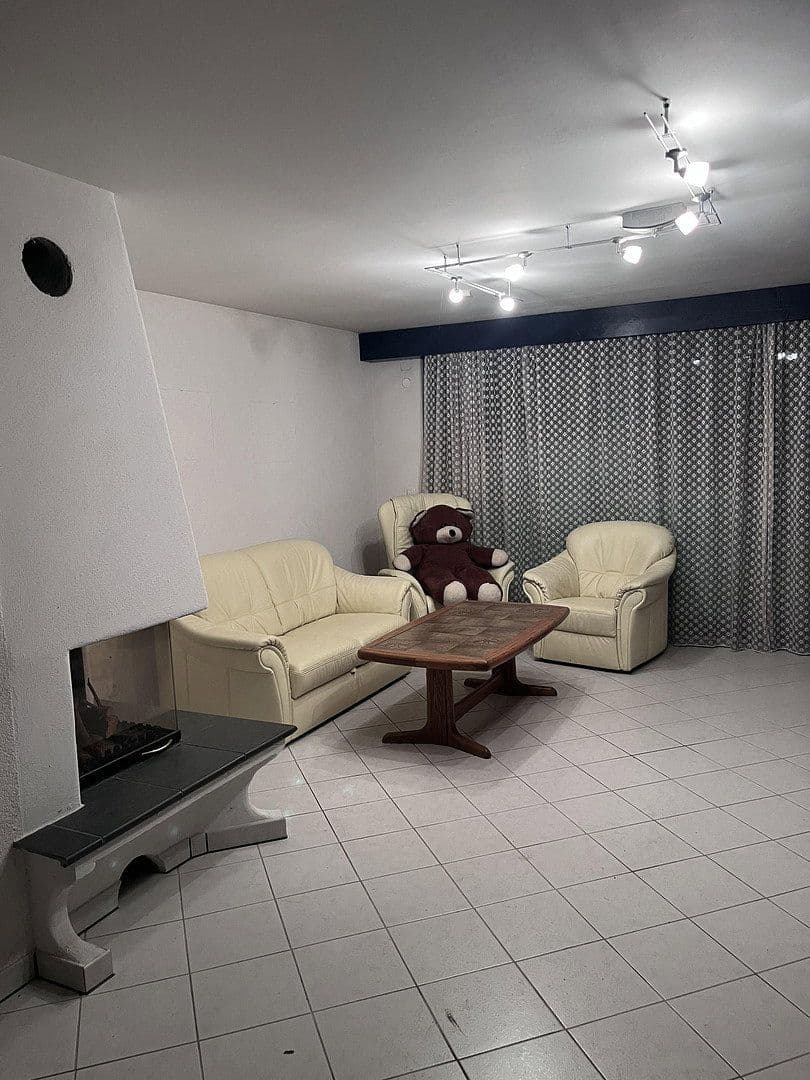 Prodej domu 591 m², pozemek 4.760 m², Möhrendorf, Bavorsko Prodej domu 591 m², pozemek 4.760 m², Möhrendorf, Bavorsko