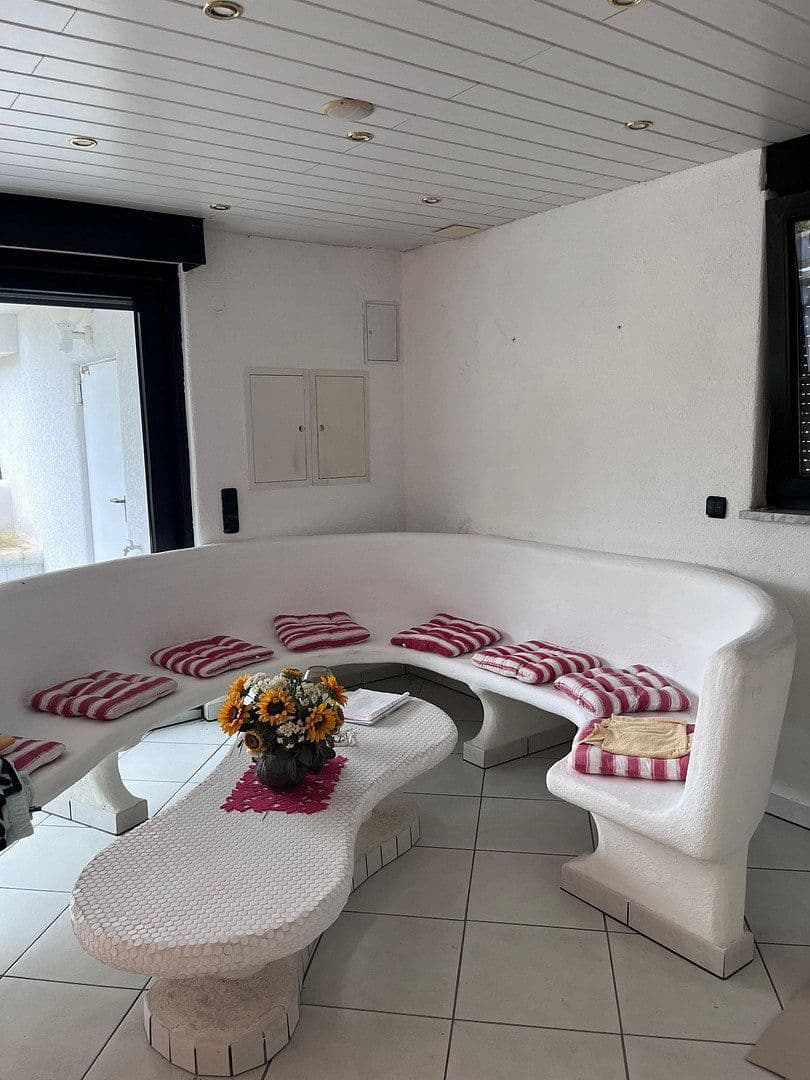 Prodej domu 591 m², pozemek 4.760 m², Möhrendorf, Bavorsko Prodej domu 591 m², pozemek 4.760 m², Möhrendorf, Bavorsko