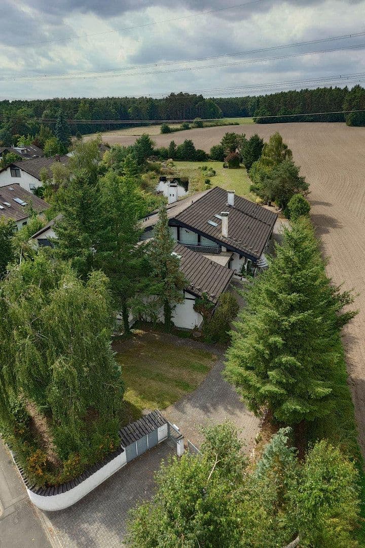 Prodej domu 591 m², pozemek 4.760 m², Möhrendorf, Bavorsko Prodej domu 591 m², pozemek 4.760 m², Möhrendorf, Bavorsko