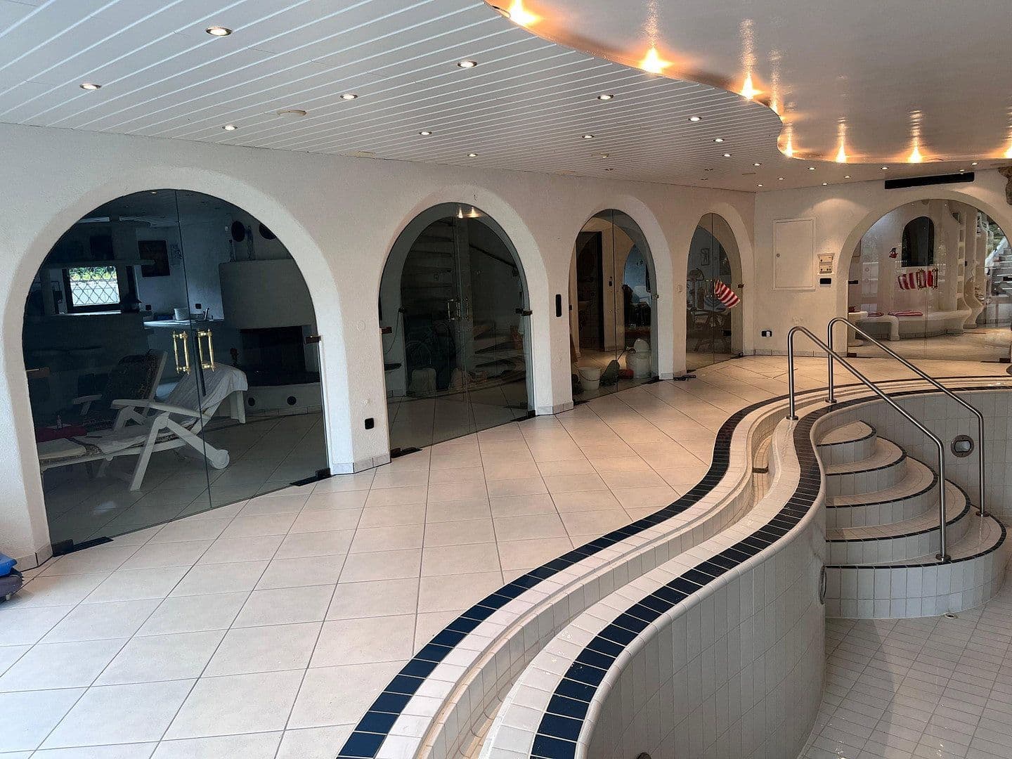 Prodej domu 591 m², pozemek 4.760 m², Möhrendorf, Bavorsko Prodej domu 591 m², pozemek 4.760 m², Möhrendorf, Bavorsko