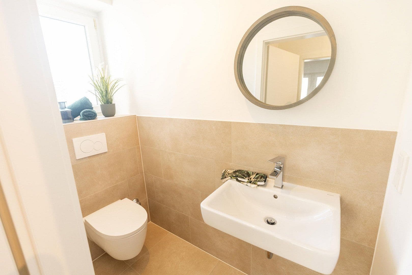 Pronájem bytu 3+1 91 m², Düsseldorf, Severní Porýní-Vestfálsko Pronájem bytu 3+1 91 m², Düsseldorf, Severní Porýní-Vestfálsko