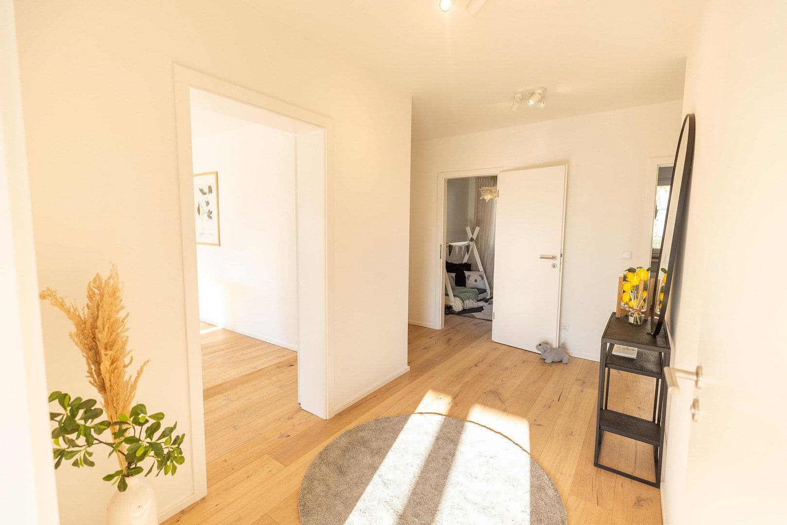 Pronájem bytu 3+1 91 m², Düsseldorf, Severní Porýní-Vestfálsko Pronájem bytu 3+1 91 m², Düsseldorf, Severní Porýní-Vestfálsko