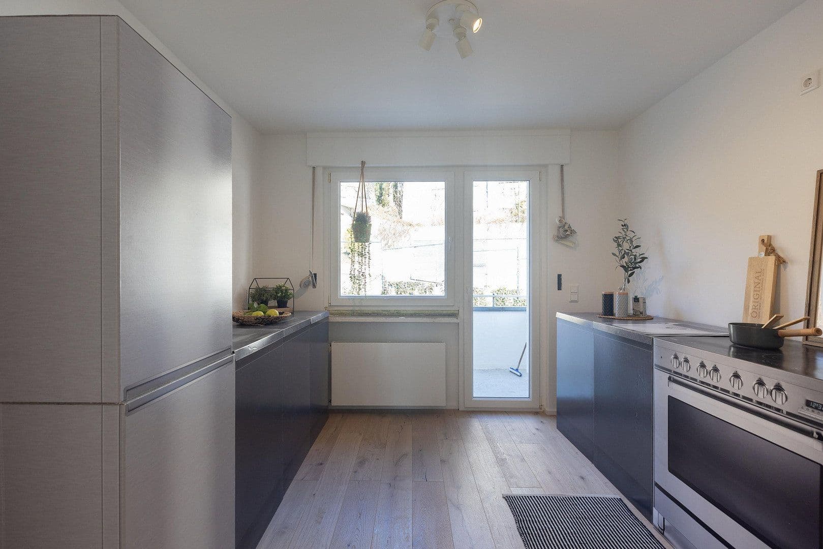 Pronájem bytu 3+1 91 m², Düsseldorf, Severní Porýní-Vestfálsko Pronájem bytu 3+1 91 m², Düsseldorf, Severní Porýní-Vestfálsko