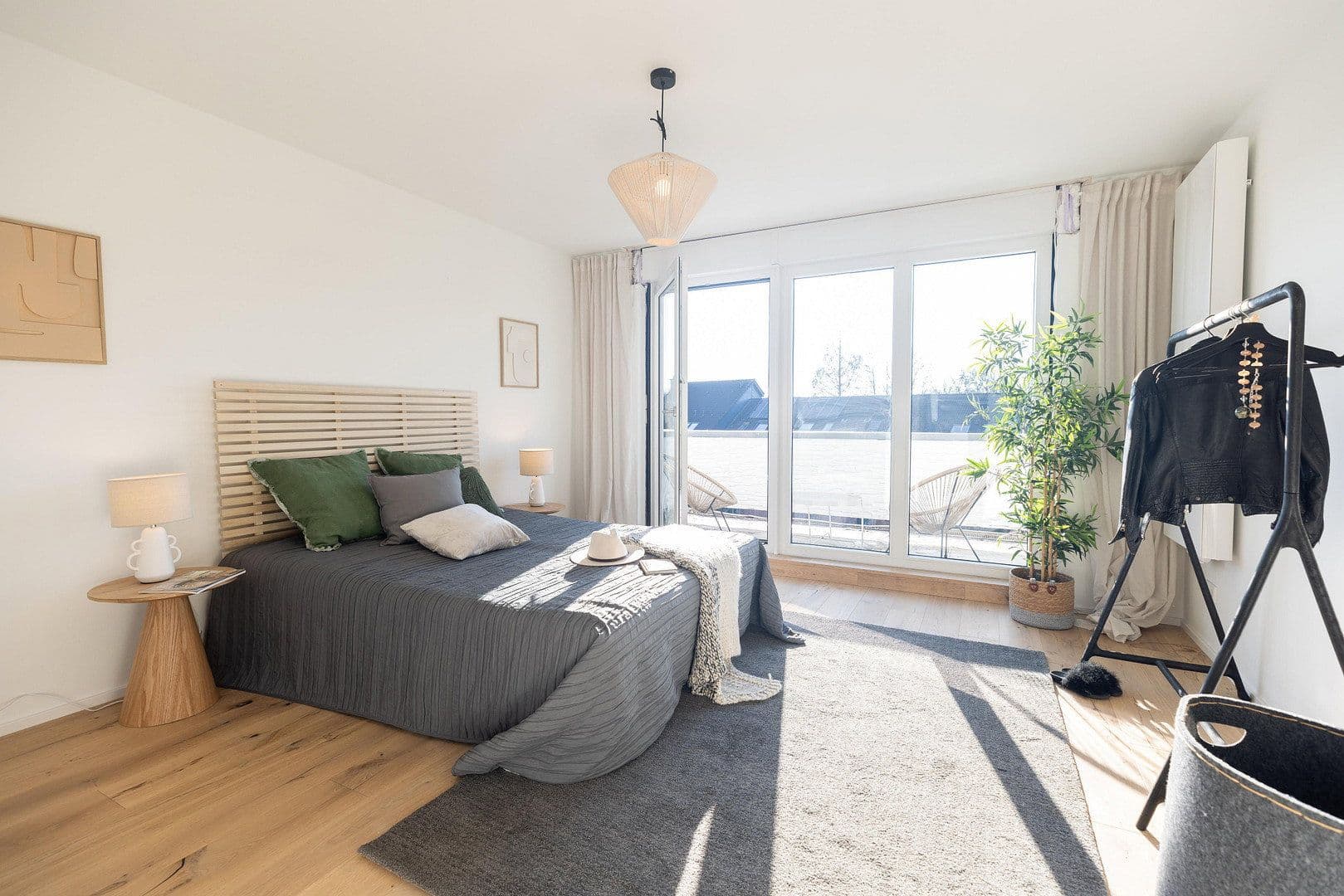Pronájem bytu 3+1 91 m², Düsseldorf, Severní Porýní-Vestfálsko Pronájem bytu 3+1 91 m², Düsseldorf, Severní Porýní-Vestfálsko