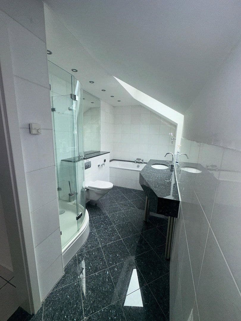 Pronájem bytu 2+1 90 m², Egelsbach, Hessen Pronájem bytu 2+1 90 m², Egelsbach, Hessen