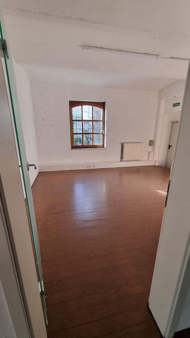 Pronájem kanceláře 154 m², Oberbenrader Strasse, Krefeld, Severní Porýní-Vestfálsko Pronájem kanceláře 154 m², Oberbenrader Strasse, Krefeld, Severní Porýní-Vestfálsko