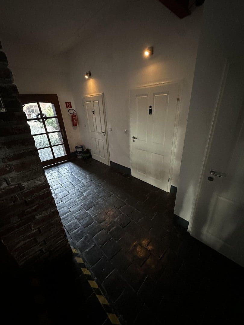 Pronájem kanceláře 154 m², Oberbenrader Strasse, Krefeld, Severní Porýní-Vestfálsko Pronájem kanceláře 154 m², Oberbenrader Strasse, Krefeld, Severní Porýní-Vestfálsko