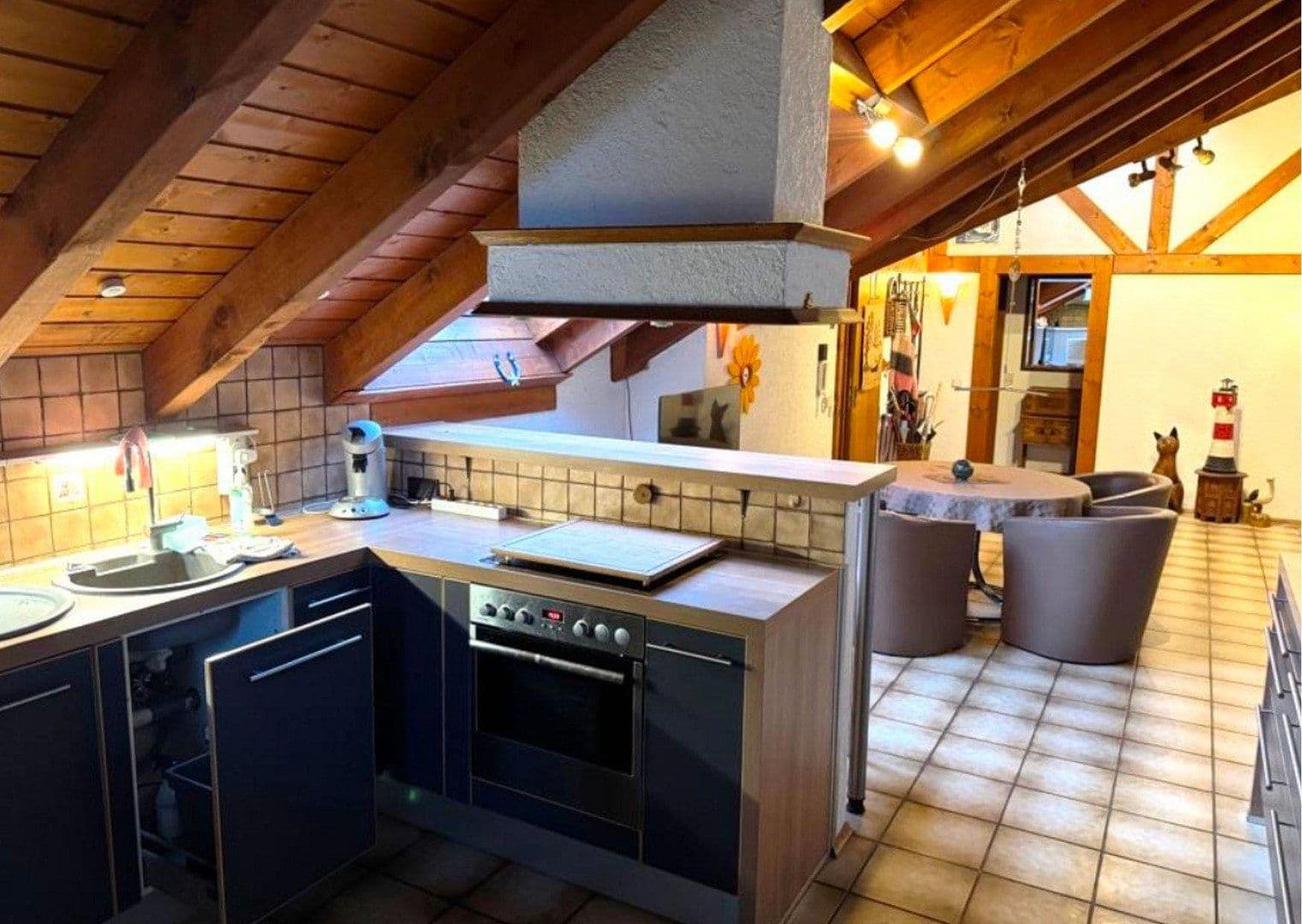 Prodej domu 220 m², pozemek 1.112 m², Wiesloch, Bádensko-Württembersko Prodej domu 220 m², pozemek 1.112 m², Wiesloch, Bádensko-Württembersko