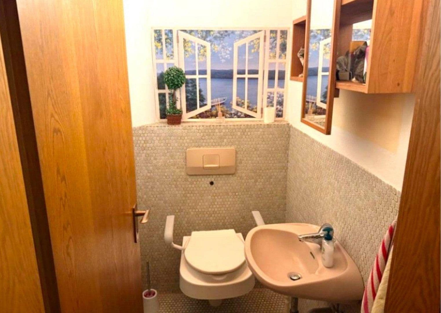 Prodej domu 220 m², pozemek 1.112 m², Wiesloch, Bádensko-Württembersko Prodej domu 220 m², pozemek 1.112 m², Wiesloch, Bádensko-Württembersko