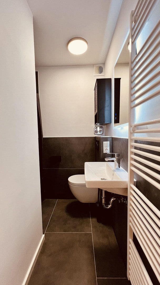 Pronájem bytu 1+1 33 m², Altstadtstrasse 121b, Leverkusen, Severní Porýní-Vestfálsko Pronájem bytu 1+1 33 m², Altstadtstrasse 121b, Leverkusen, Severní Porýní-Vestfálsko