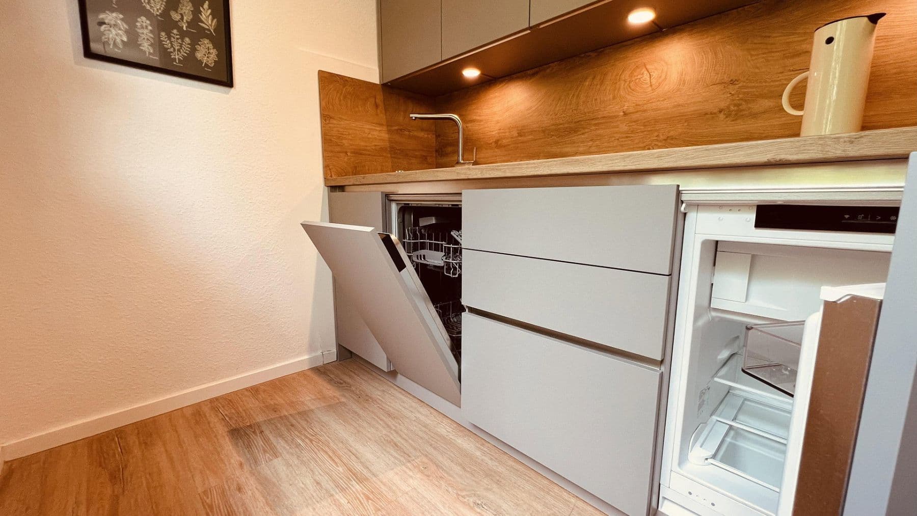 Pronájem bytu 1+1 33 m², Altstadtstrasse 121b, Leverkusen, Severní Porýní-Vestfálsko Pronájem bytu 1+1 33 m², Altstadtstrasse 121b, Leverkusen, Severní Porýní-Vestfálsko