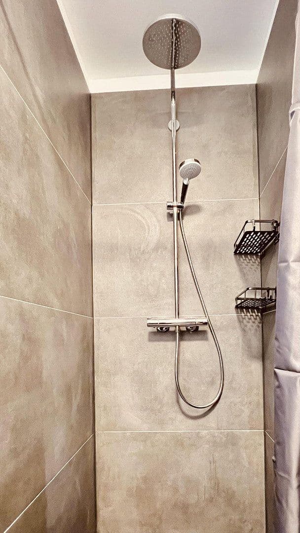 Pronájem bytu 1+1 33 m², Altstadtstrasse 121b, Leverkusen, Severní Porýní-Vestfálsko Pronájem bytu 1+1 33 m², Altstadtstrasse 121b, Leverkusen, Severní Porýní-Vestfálsko