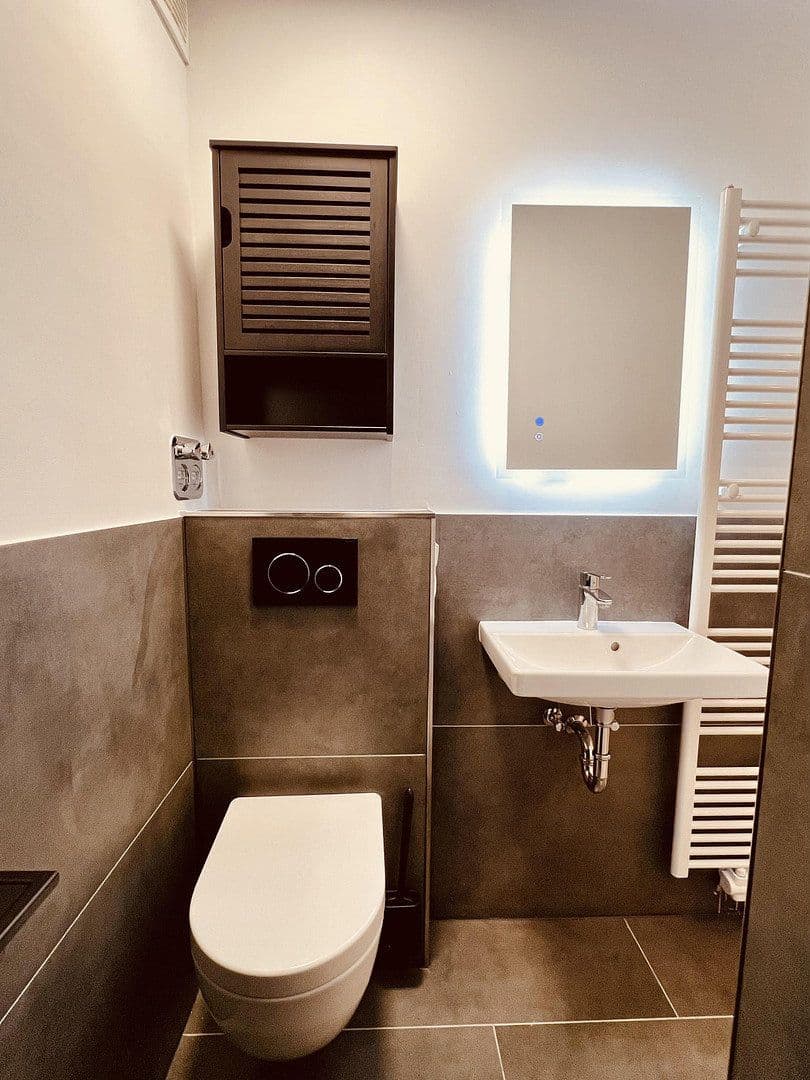 Pronájem bytu 1+1 33 m², Altstadtstrasse 121b, Leverkusen, Severní Porýní-Vestfálsko Pronájem bytu 1+1 33 m², Altstadtstrasse 121b, Leverkusen, Severní Porýní-Vestfálsko