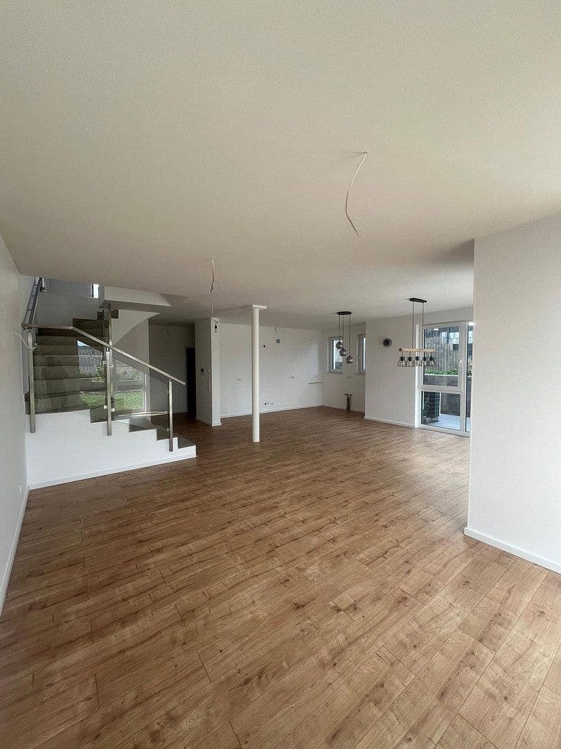 Pronájem domu 182 m², pozemek 334 m², Schwester Anna Straße 4b, Rümmelsheim, Porýní-Falc Pronájem domu 182 m², pozemek 334 m², Schwester Anna Straße 4b, Rümmelsheim, Porýní-Falc